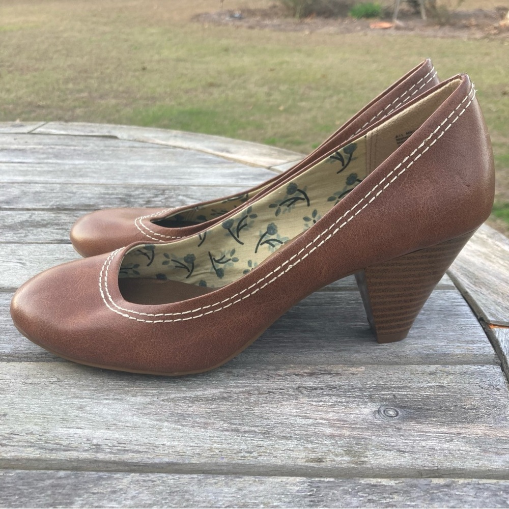 American Eagle Outfitters Brown Heels